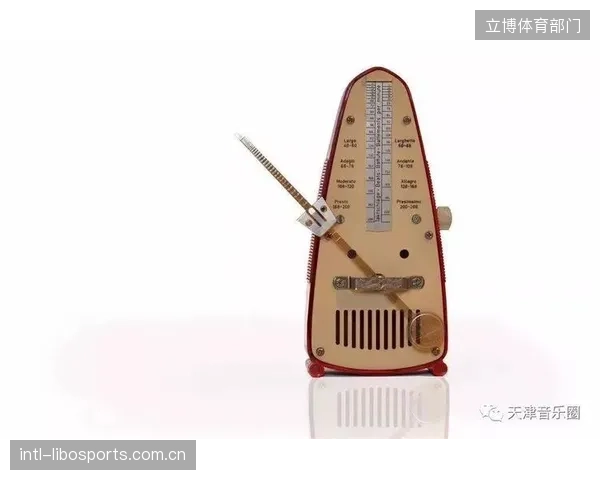 弗伦基·德容的节拍器作用无可替代，他将是科曼战术体系的中场引擎。
